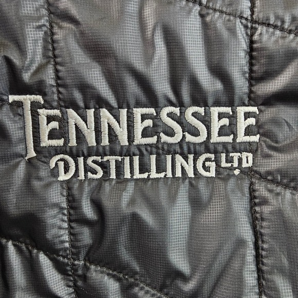 L.L.Bean Tennessee Distilling Logo Vest Men's XL Black Insulated Outerwear - Picture 10 of 14